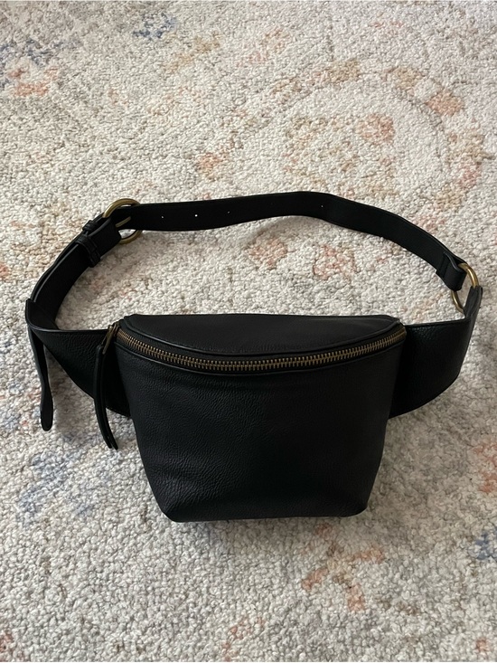 Universal Thread Handbags - Faux Black Leather Belt Bag - Minimalist Everyday Carry